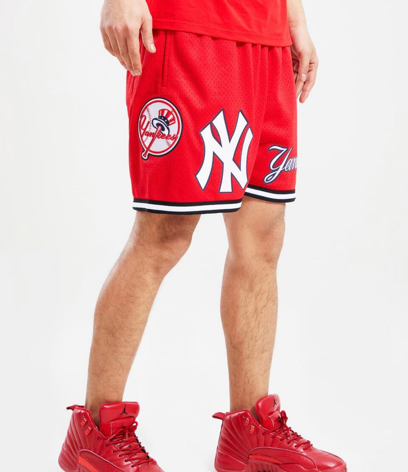 New York Yankees Logo Mesh Short (Red)
